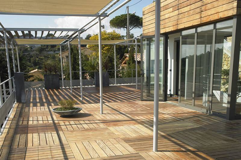 Caillebotis de bois exotique Cannes
